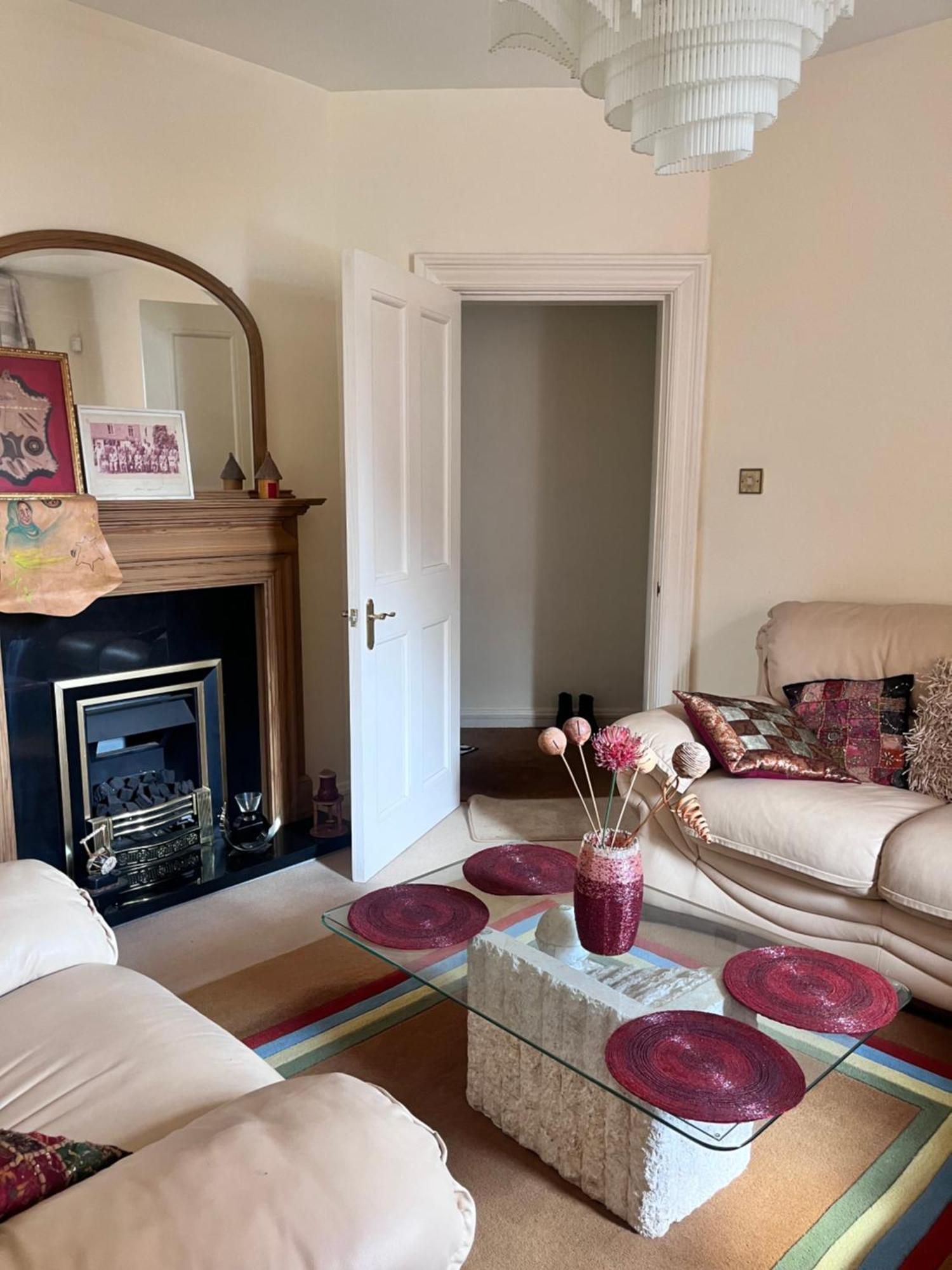 Private Room In Charming Detached House In Newington EDI Exterior foto